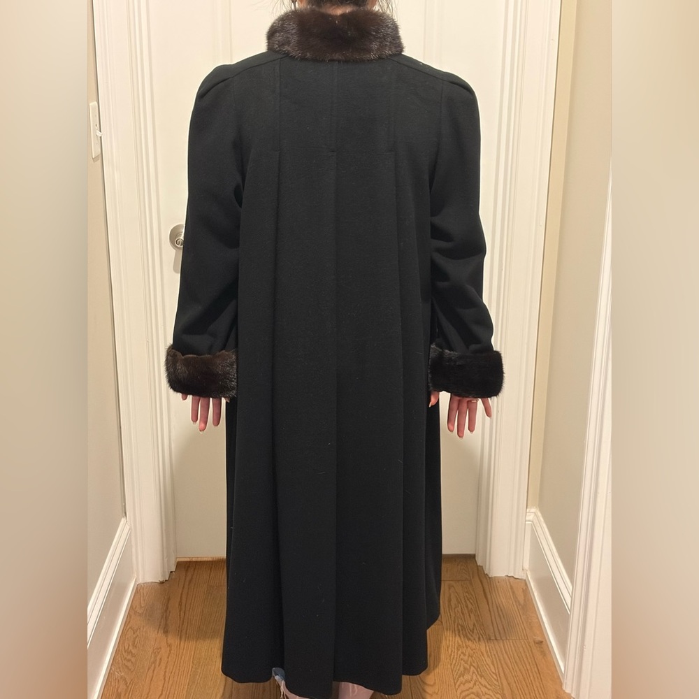 Vintage J Percy for Marvin Richards Black Wool Coat with Fur Accents - Picture 5 of 5